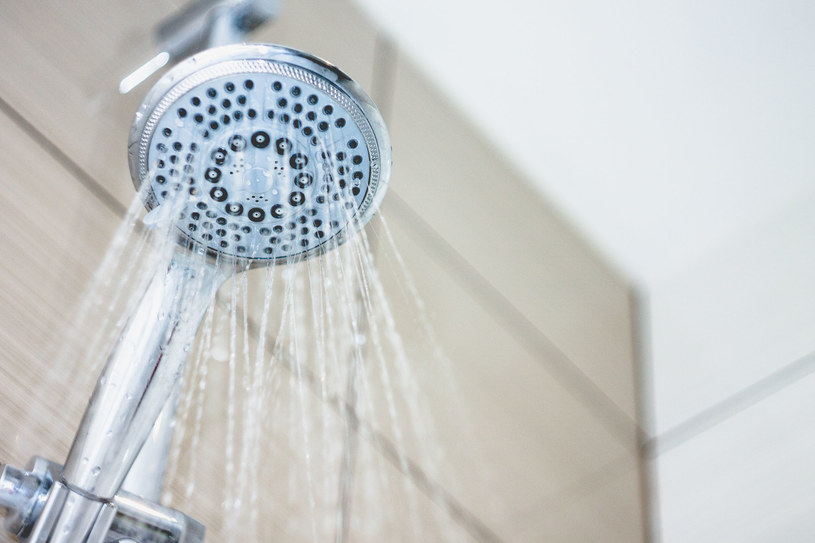 Chłodne kąpiele i prysznice mają pozytywny wpływ na krążenie /123RF/PICSEL