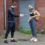 Chloe Ferry chwali się umięśnionym brzuchem!