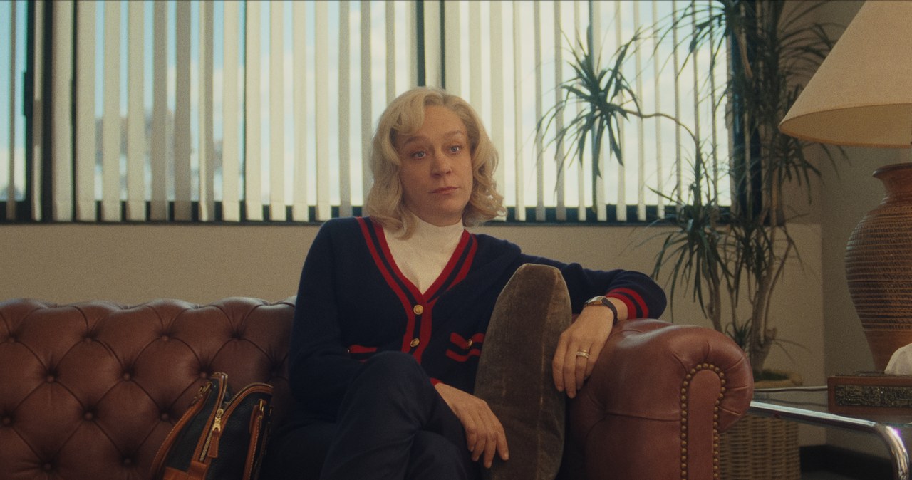 Chloë Sevigny w serialu "Potwory: Historia Lyle’a i Erika Menendezów" /Courtesy of Netflix /Netflix