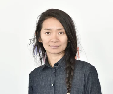 Chloé Zhao: Zdrajczyni?