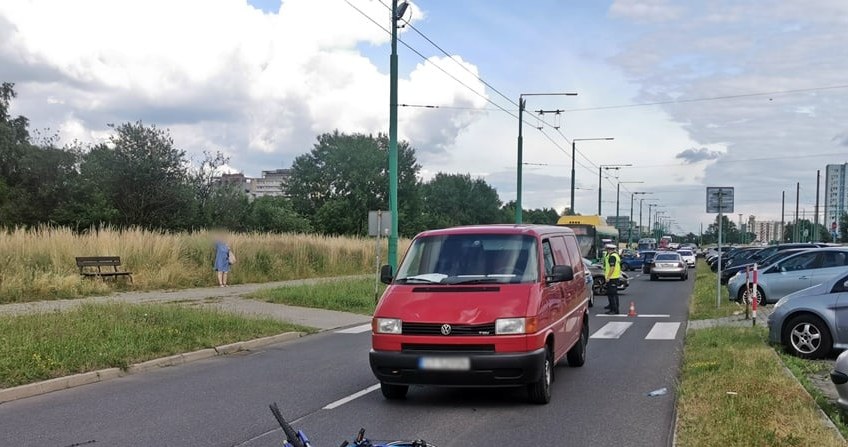 Chłopiec wjechał na przejście wprost pod samochód /Policja