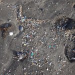 Chmury chemikaliów z mikropastiku. Jeden czynnik odgrywa znaczącą rolę