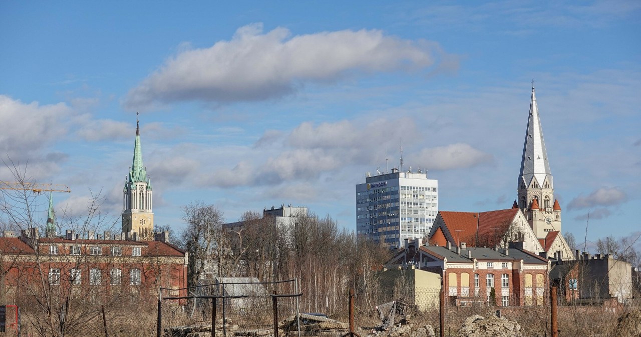 Choć dane demograficzne mogą niepokoić, Łódź w ostatnich latach dynamicznie się zmienia i przyciąga coraz więcej turystów. /PIOTR KAMIONKA /Reporter