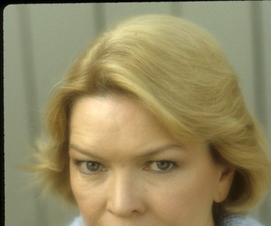 Choć lata 80. i 90. nie obfitowały w zbyt wiele interesujących propozycji aktorskich dla Burstyn, gwiazda nie zniknęła zupełnie z ekranu, pojawiając się m.in. w serialu telewizyjnym "Ellen Burstyn Show". Z niewiadomych przyczyn po przekroczeniu 50. roku życia przyszło jej jednak wcielać się w niemal wyłącznie drugoplanowe role (choć trzeba przyznać, że nawet obecnie - mając ponad 80 lat - wciąż występuje w kilku filmach rocznie).