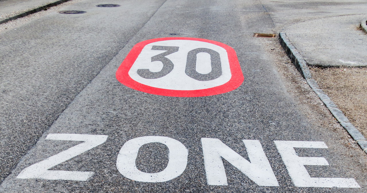 Chociaż Holandia to mały kraj, ograniczenie do 30 km/h to absurd /Getty Images