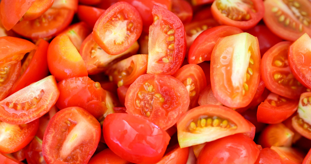 Chociaż pomidory są pyszne i zdrowe, niektórzy powinni ograniczyć ich spożycie /123RF/PICSEL