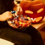 Chodzenie po domach w Halloween. Rodzic może dostać "mandat grozy"