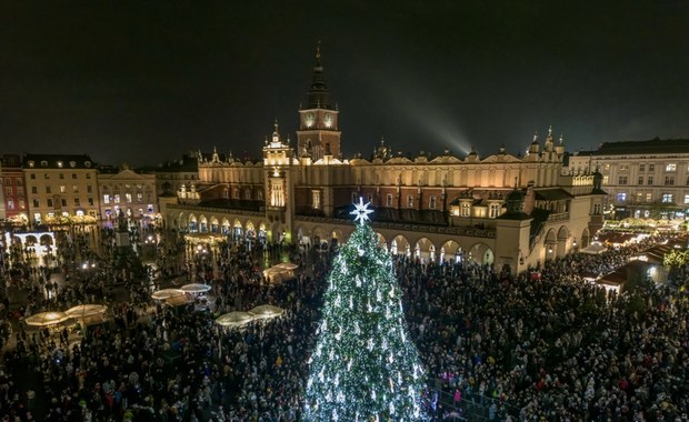 Choinka z krakowskiego rynku uznana za najpiękniejszą na świecie