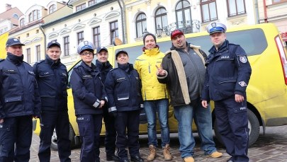 Choinkowa ekipa RMF FM z wizytą u rzeszowskich policjantów