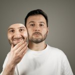 Choroba w masce. Uśmiech ukrywający smutek