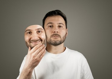 Choroba w masce. Uśmiech ukrywający smutek