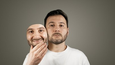 Choroba w masce. Uśmiech ukrywający smutek