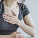 Choroba żelaznych żył częściej dotyczy kobiet. Objawy w konkretnych miejscach