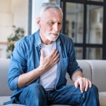 Chorobę najczęściej wykrywa się w zaawansowanym stadium. Tak objawia się POChP