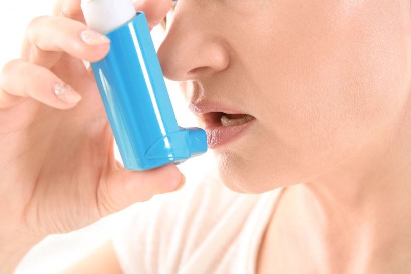 Chorujesz na astmę? Badacze odkryli, jaka dieta pomaga złagodzić jej objawy /123RF/PICSEL