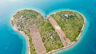 Chorwacja: Ktoś złamał zakaz budowy na słynnej wyspie w kształcie serca