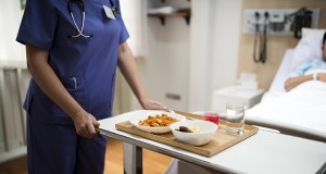 ​Chorzy i głodni. Mniej pieniędzy na żywienie pacjentów w szpitalach