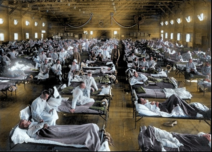 Chorzy na grypę hiszpankę w Camp Funston, 1918 rok /Mediadrumimages/Media Drum/East News /East News