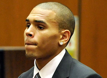 Chris Brown 5 sierpnia w sądzie fot. Kevork Djansezian /Getty Images/Flash Press Media