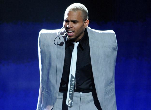 Chris Brown ma powody do zadowolenia - fot. Kevin Winter /Getty Images/Flash Press Media