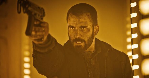 Chris Evans w scenie z filmu "Snowpiercer: Arka przyszłości" /materiały dystrybutora