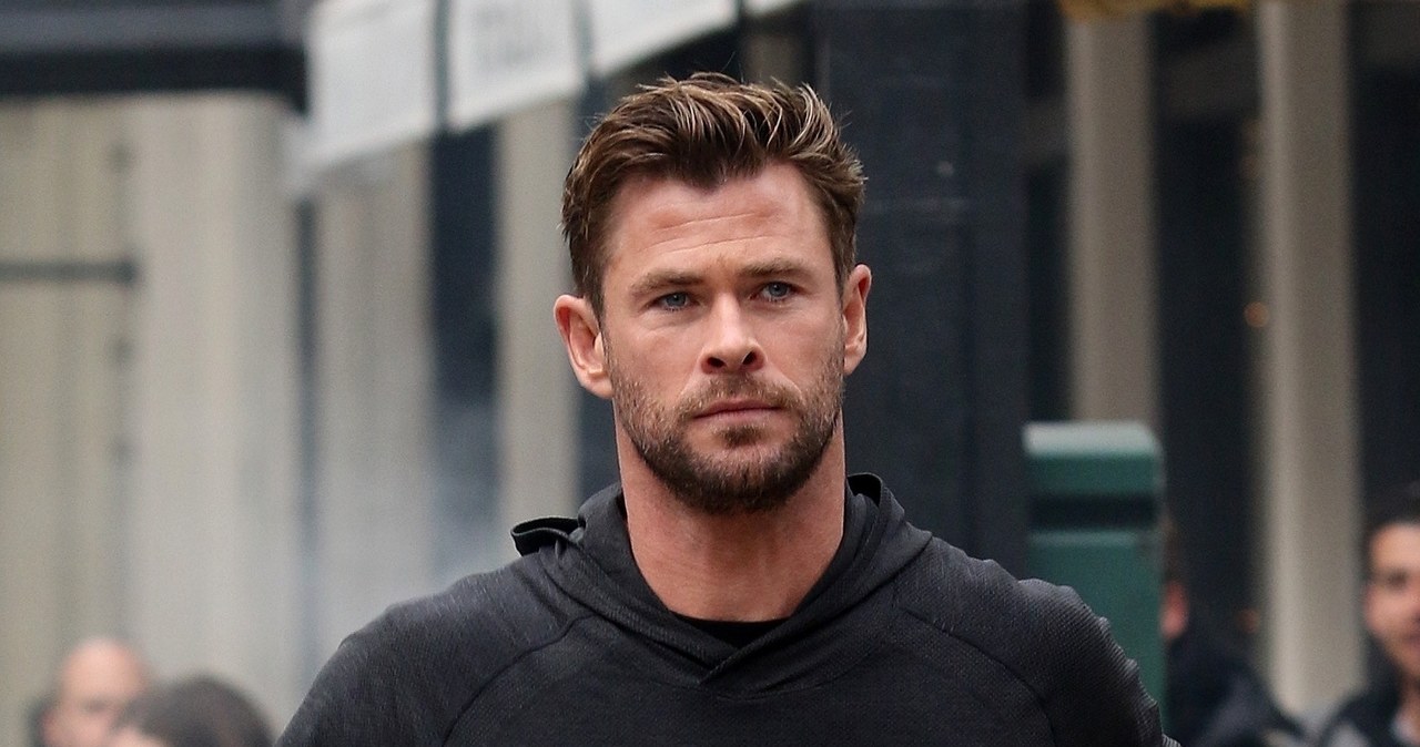 Chris Hemsworth podczas joggingu /BrosNYC / BACKGRID /Agencja FORUM