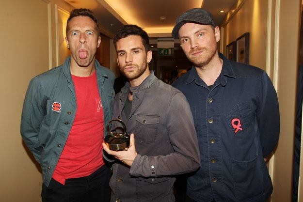 Chris Martin (z lewej) z kolegami z Coldplay: Nie pokazuj języka, bo ci krowa... fot. Dave Hogan /Getty Images/Flash Press Media