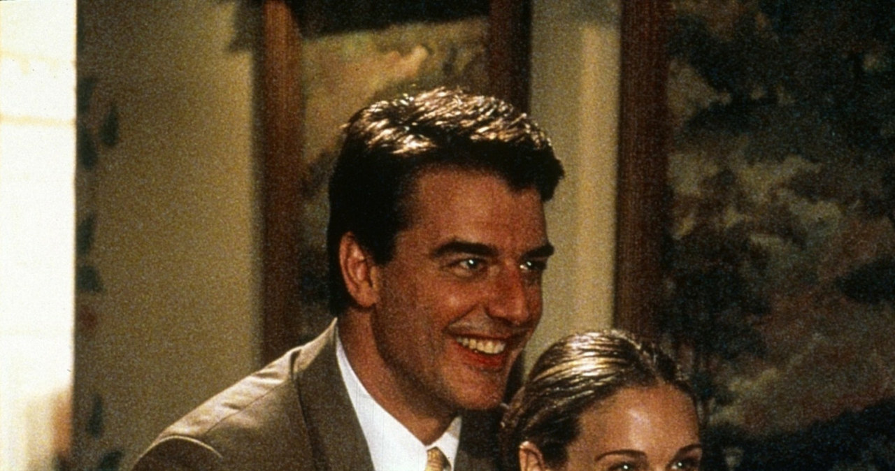 Chris Noth i Sarah Jessica Parker w serialu "Seks w wielkim mieście" /Courtesy Everett Collection/Everett Collection/East News /East News