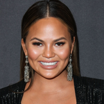 Chrissy Teigen z ciążowym brzuszkiem