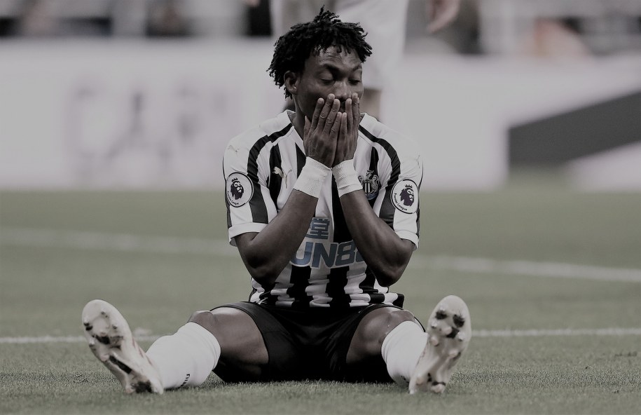 Christian Atsu zginął podczas trzęsienia ziemi w Turcji /Nigel Roddis /PAP/EPA