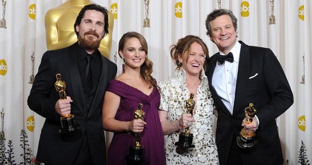 Christian Bale, Natalie Portman, Melissa Leo i Colin Firth z Oscarami /AFP