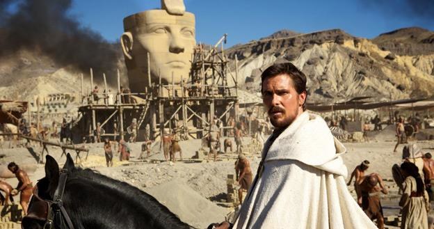 Christian Bale w filmie "Exodus: Bogowie i królowie" /materiały prasowe