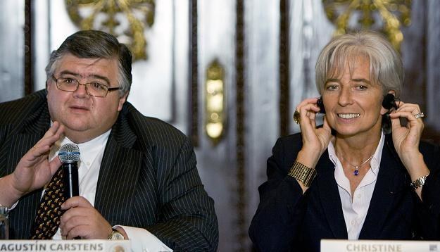 Christine Lagarde (P) i Agustin Carstens (L) /AFP