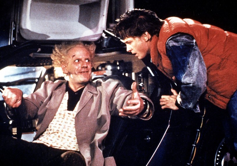 Christopher Lloyd i Michael J. Fox w filmie "Powrót do przyszłości" /United Archives/Contributor /Getty Images