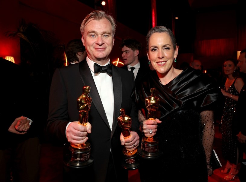 Christopher Nolan i Emma Thomas z Oscarami za "Oppenheimera" /Kevin Mazur/VF24 / Contributor /Getty Images