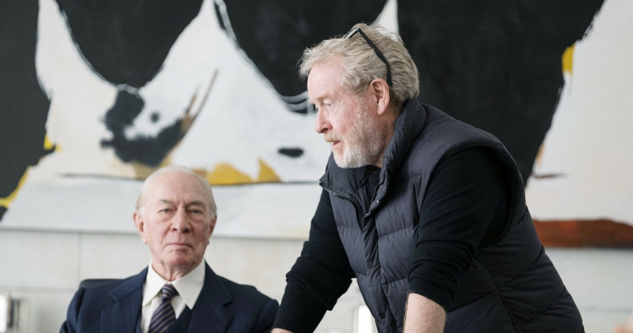 Christopher Plummer i Ridley Scott na planie "Wszystkich pieniędzy świata" /FABIO LOVINO /East News