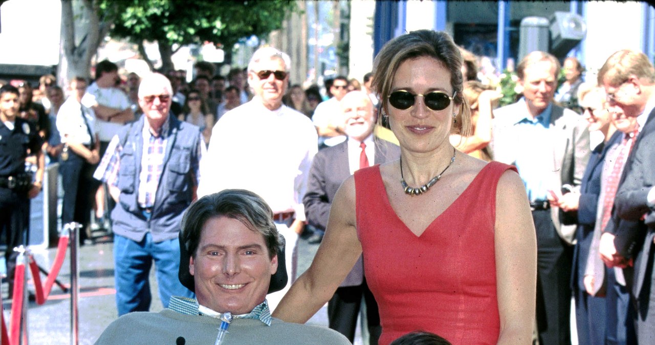 Christopher Reeve wraz z żoną Daną i synem Willem podczas odsłonięcia jego gwiazdy w Hollywoodzkiej Alei Sław w 1997 roku / Steve Granitz / Contributor /Getty Images