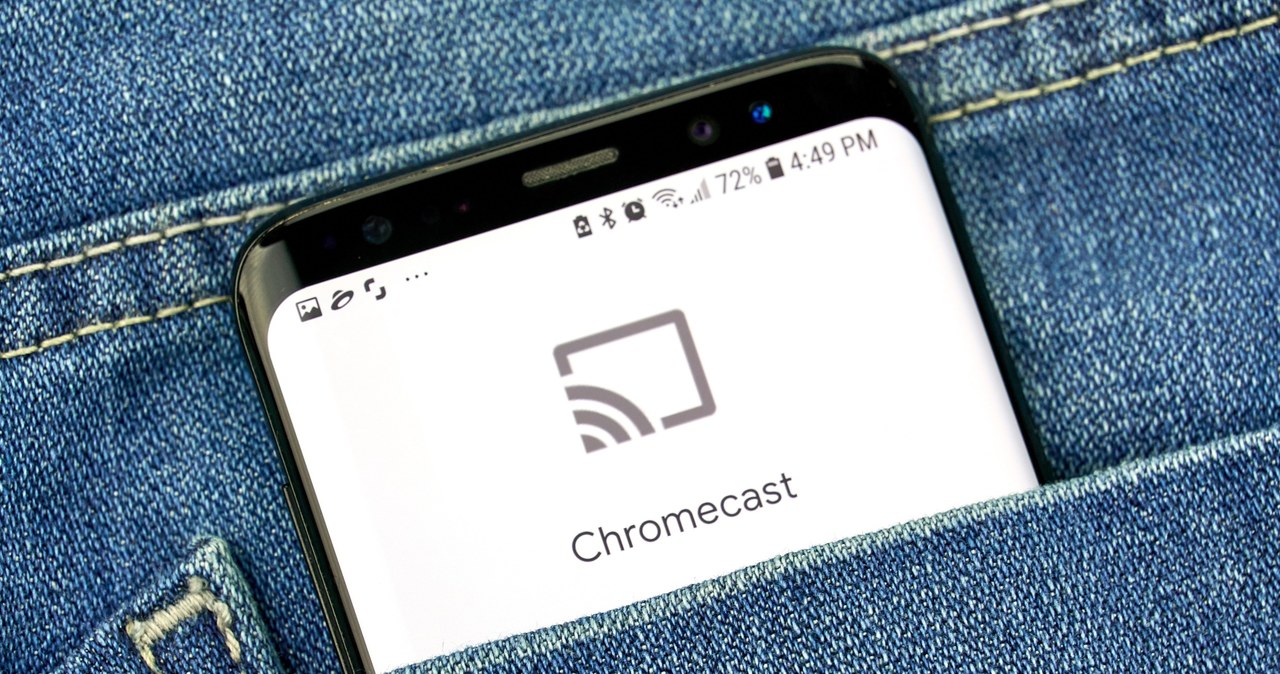 Chromecast to jeden ze sposobów bezprzewodowego przesłania obrazu z telefonu na telewizor. /123RF/PICSEL