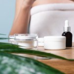 Chroń skórę i rozdziel retinol, kwasy i witaminę C w rutynie. Tak zrobisz to bez podrażnień