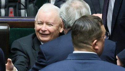 "Chrum, chrum". Nagranie z Jarosławem Kaczyńskim podbija sieć. Co zrobił prezes PiS?