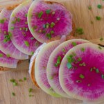 Chrup często, bo przyspiesza przemianę materii. Do tego dobrze działa na wzrok, włosy i paznokcie