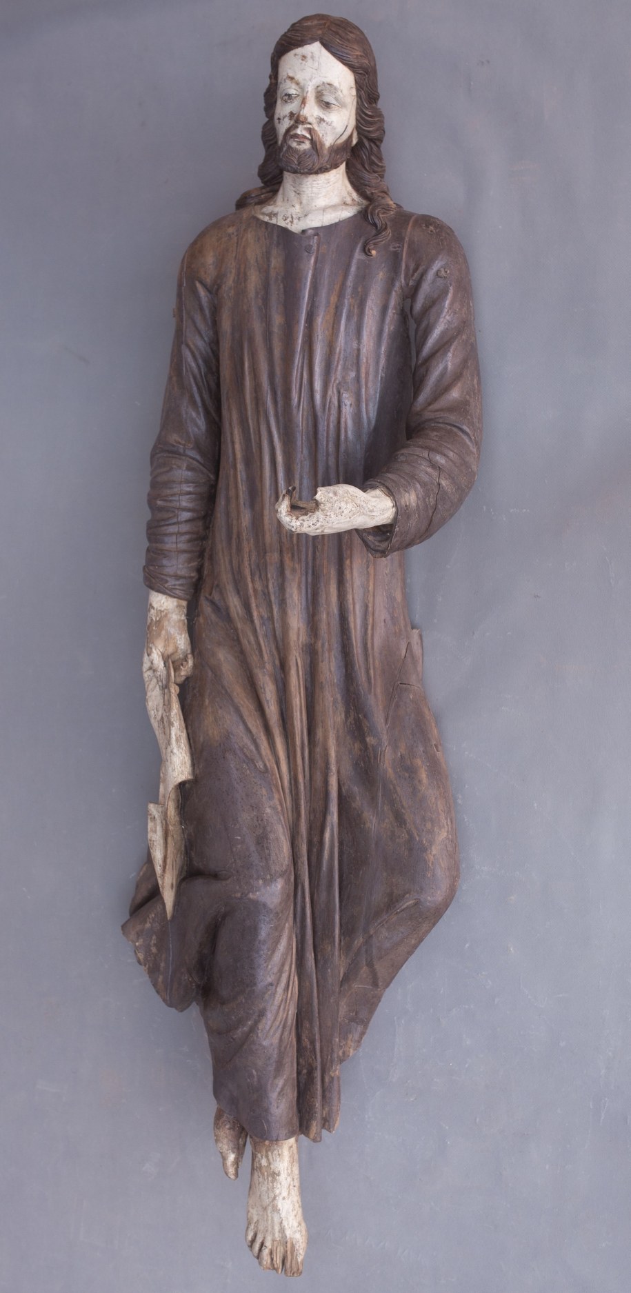 Chrystus z kościoła św. Wawrzyńca w Krzeszówku, XVII w. /Łucja Brzozowska /