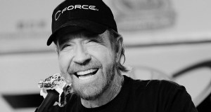 Chuck Norris nie żyje. Legendarny "Strażnik Teksasu" zmarł w wieku 86 lat
