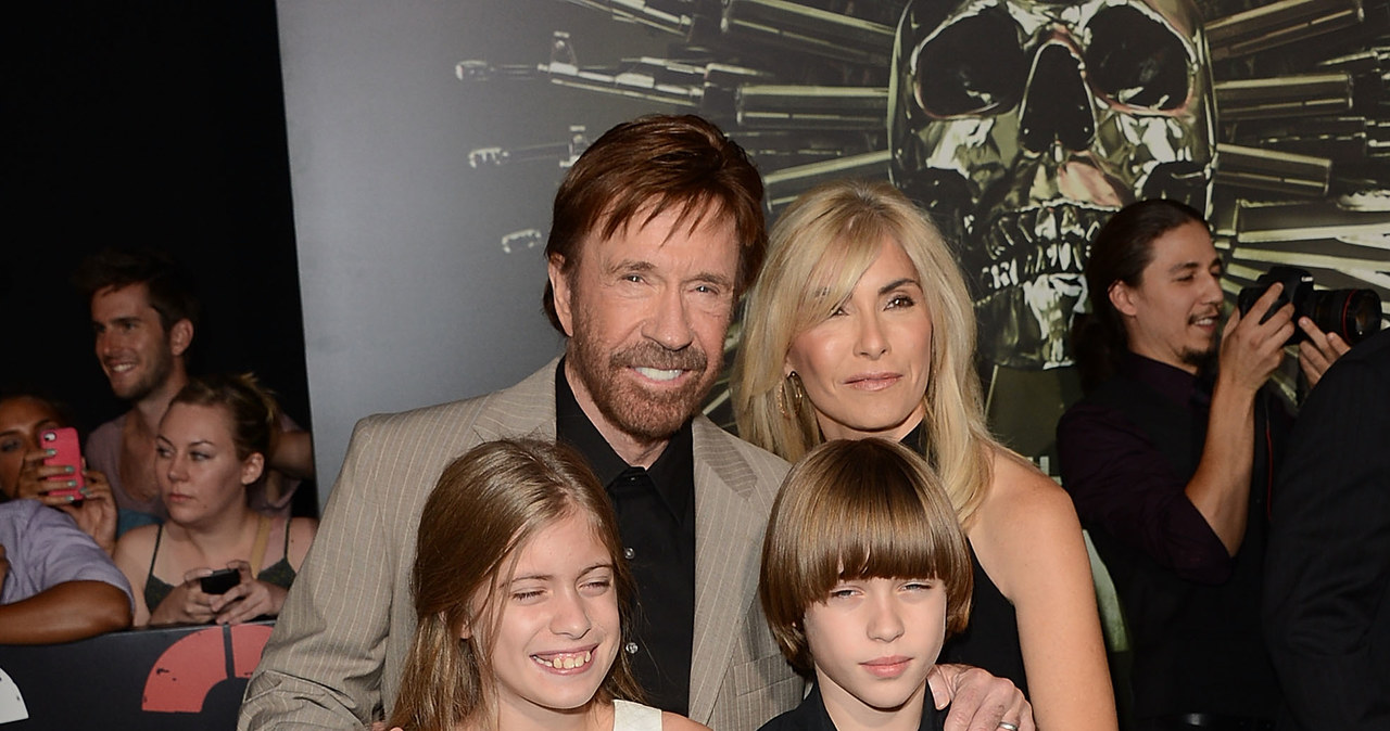 Chuck Norris z żoną, Geną O'Kelly, i dziećmi /Jason Merritt /Getty Images