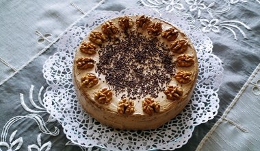 Чудовий горіховий торт. Гарантія смакоти на святковому столі