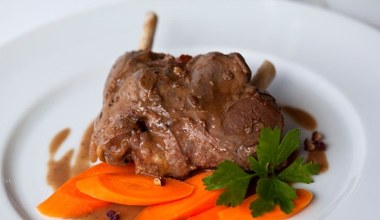 Chudsze i zdrowsze od wieprzowiny. To mięso ma moc żelaza i białka, ale trzeba je marynować 