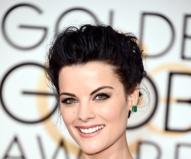 Chwalone za swe modowe wybory były Amber Heard i Jaimie Alexander. Druga z nich (na zdjęciu) miała na sobie długą, ciemnozieloną jedwabną suknię z odważnym dekoltem