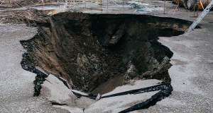 Chwile grozy na Śląsku. Przy domu zapadła się ziemia