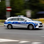 Chwile grozy w Opolu. Uderzył w budynek stacji paliw i uciekł. Trwa obława