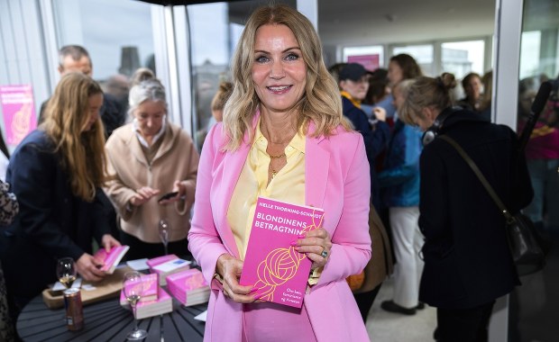 "Chwycił mnie za udo". Była premier Danii oskarża eksprezydenta Francji o molestowanie    